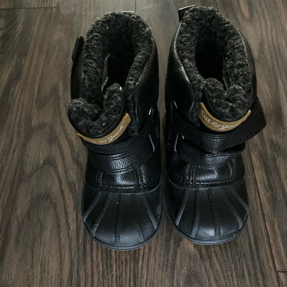 Cat and Jack toddler snow boots size 5.